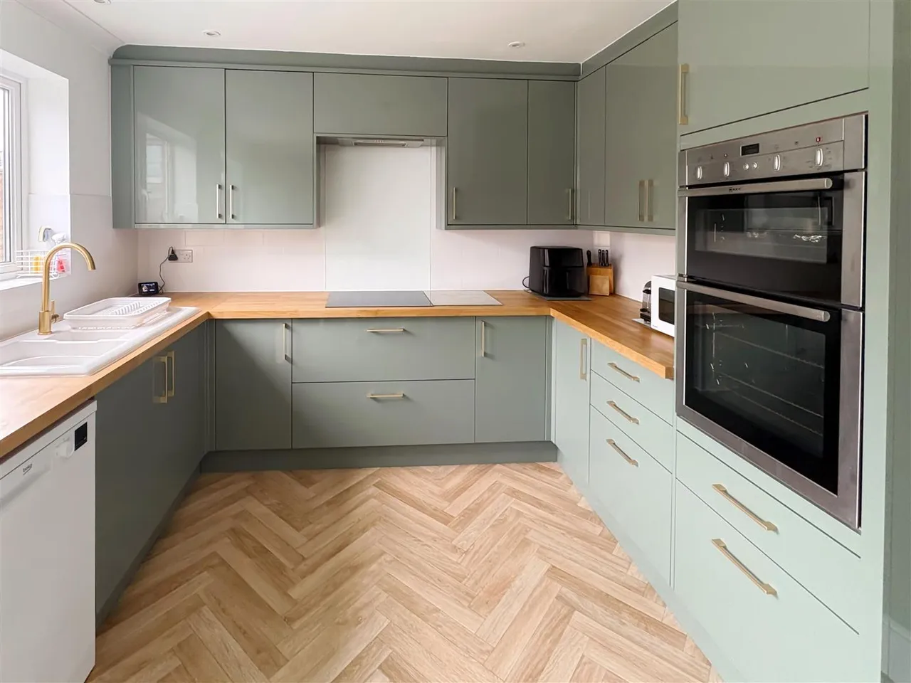 Blenheim Drive, Rustington, photo 3