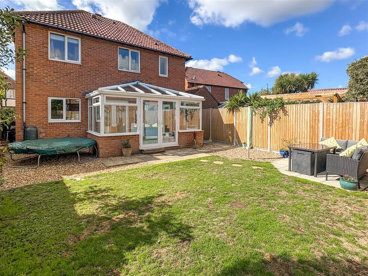 Blenheim Drive, Rustington, photo 22