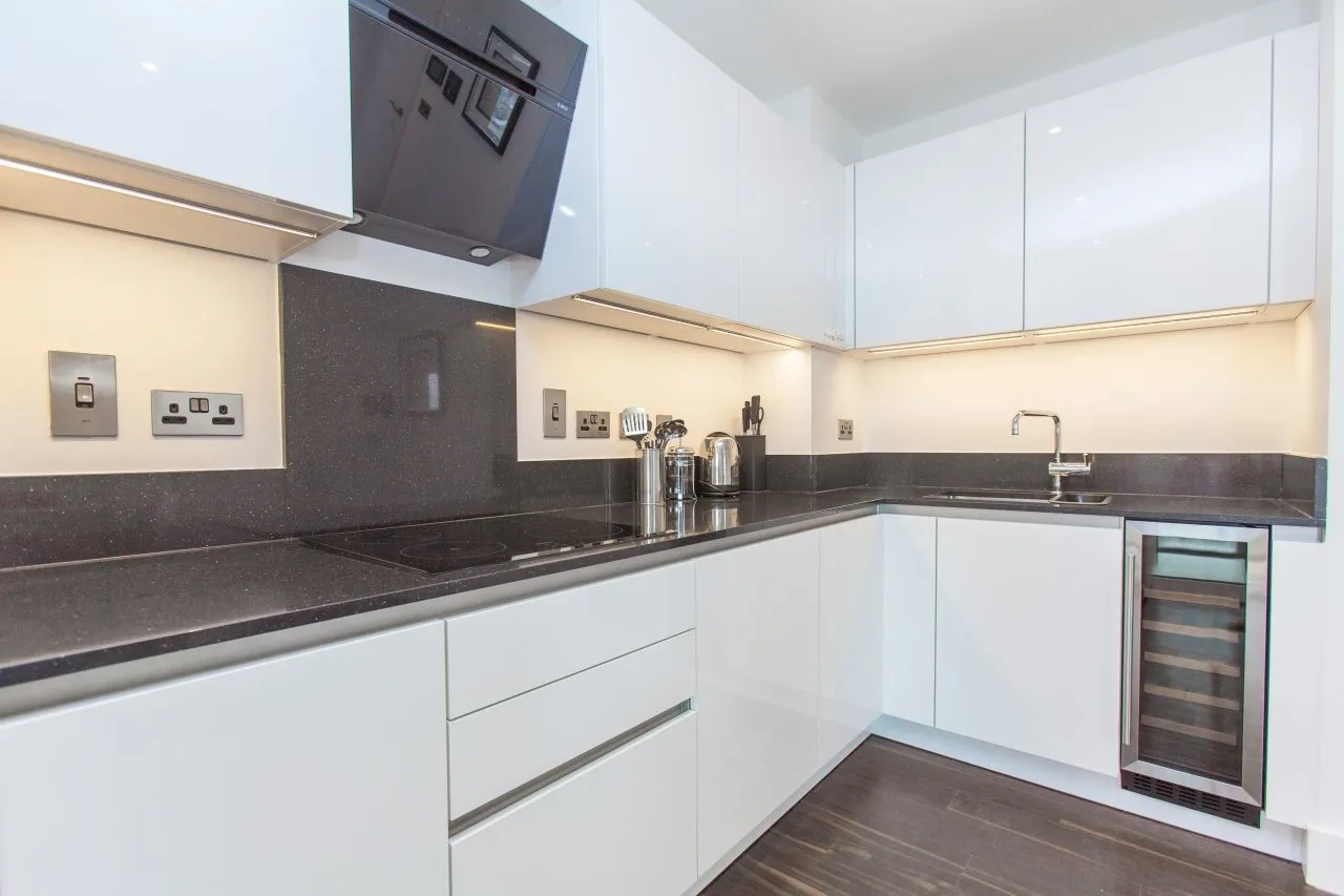 Wiverton Tower, New Drum Street, Aldgate, London, E1, photo 2