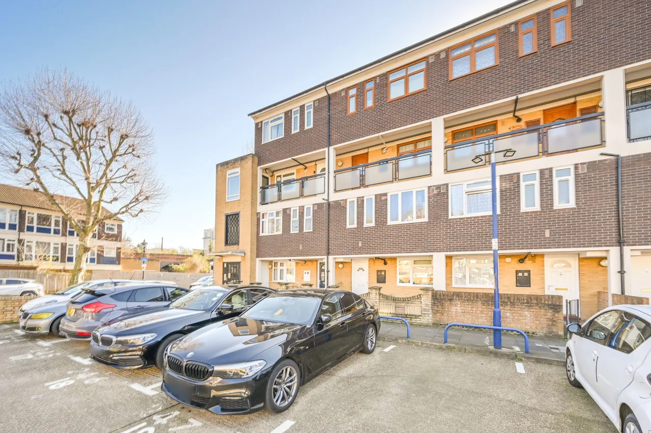 3 bed flat to rent, London, E3