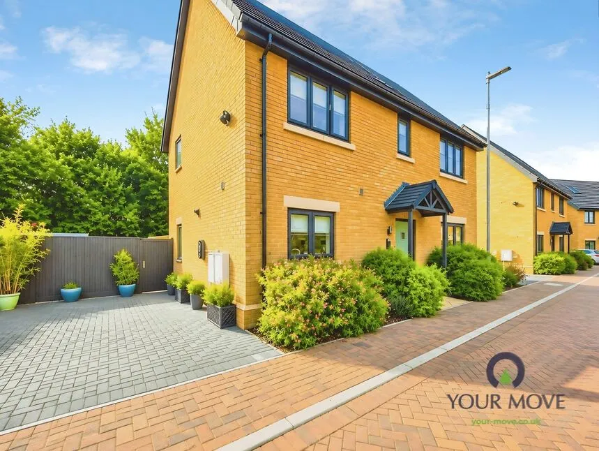 3 bed house to rent — Fairlake View, Sittingbourne, Kent, ME10