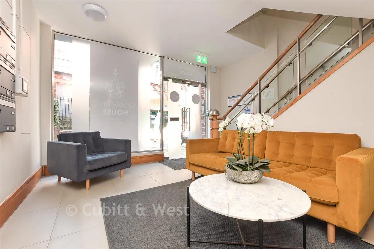 St. Martin's Walk, Dorking, RH4, photo 15