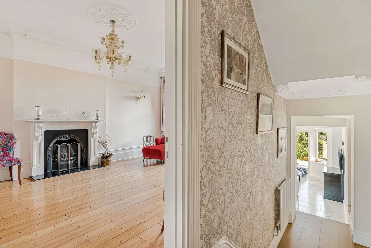 Marchwood Crescent, London, W5, photo 5