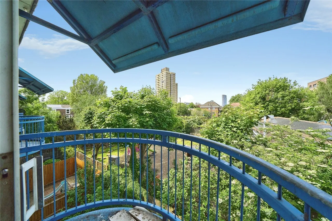 Gillman Drive, London, E15, photo 3