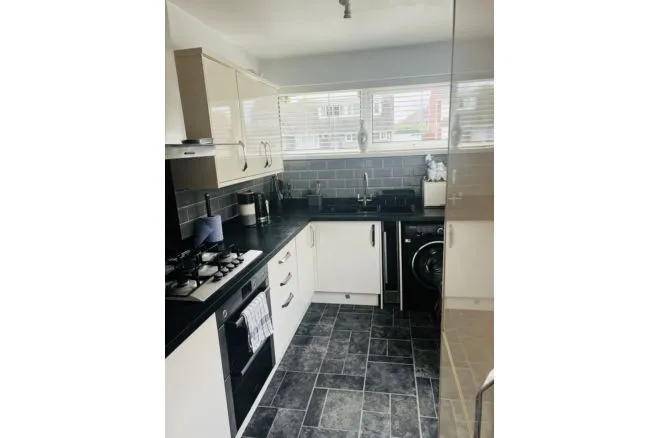 Elizabeth Walk, Tipton, photo 8