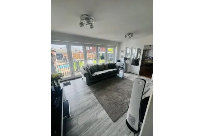 Elizabeth Walk, Tipton, photo 5