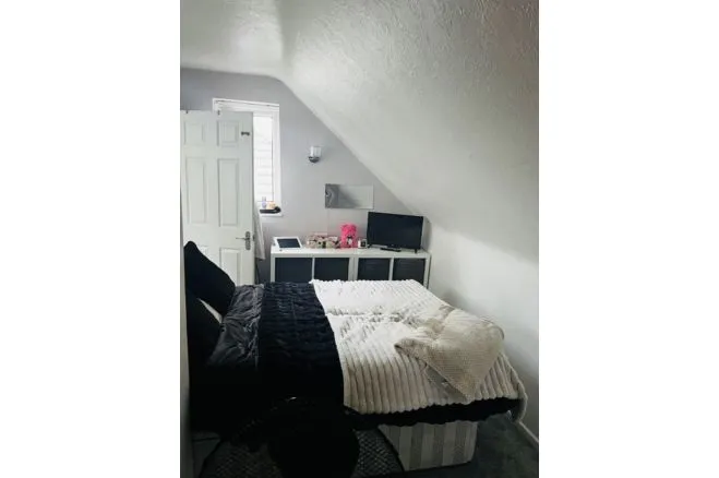 Elizabeth Walk, Tipton, photo 10