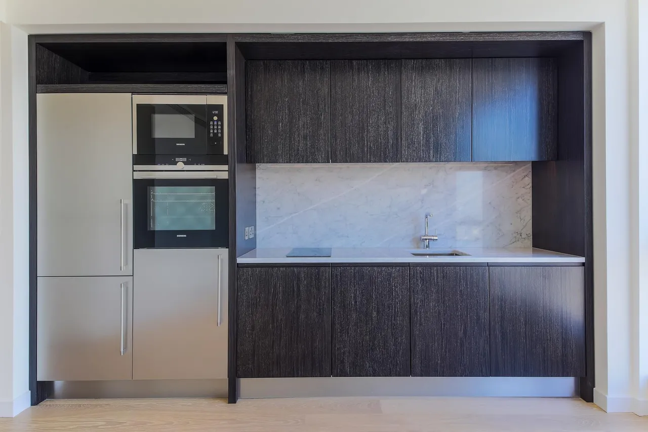 Biscayne Avenue, E14, photo 2