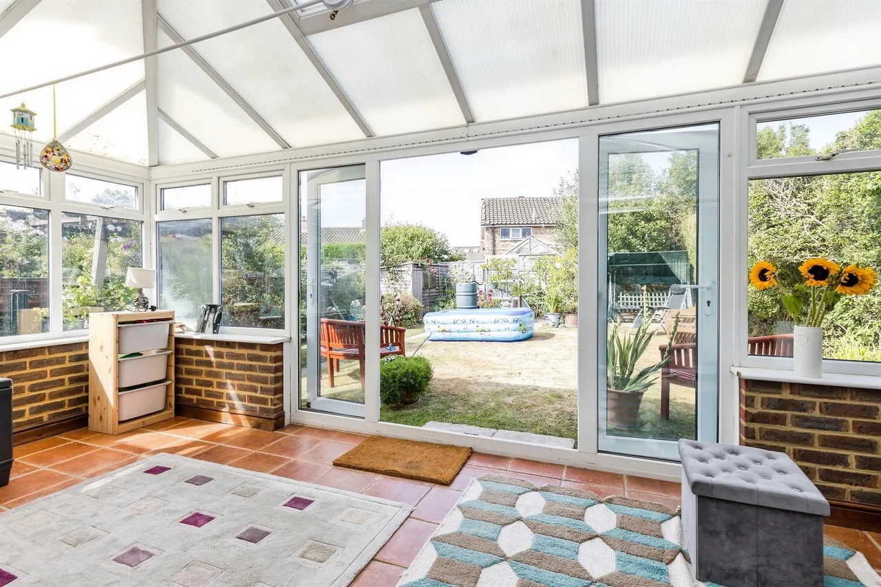 Hylands Close, Crawley, RH10, photo 7