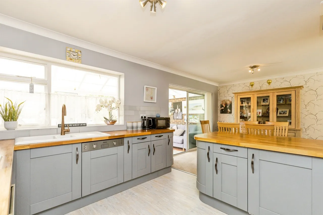 Hylands Close, Crawley, RH10, photo 4