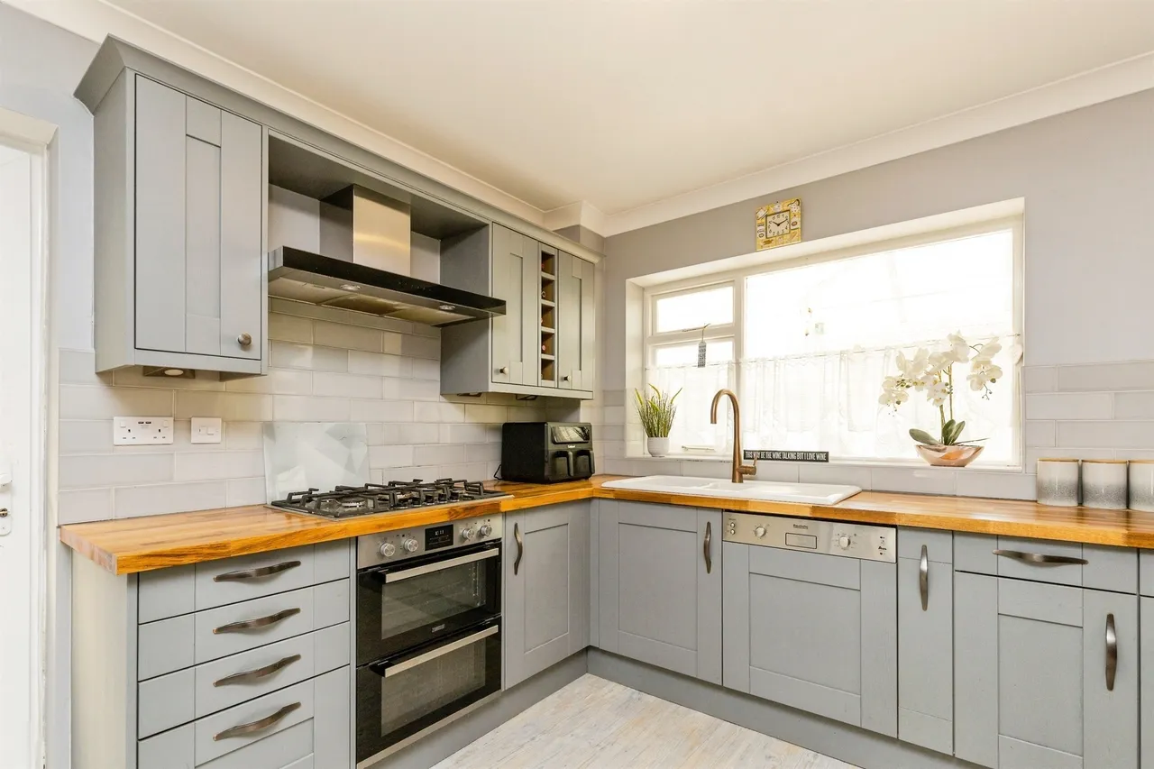 Hylands Close, Crawley, RH10, photo 5