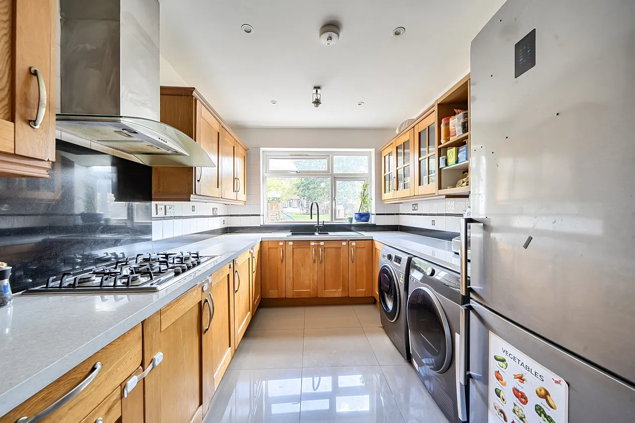 38 Sylvester Road, Wembley, photo 5