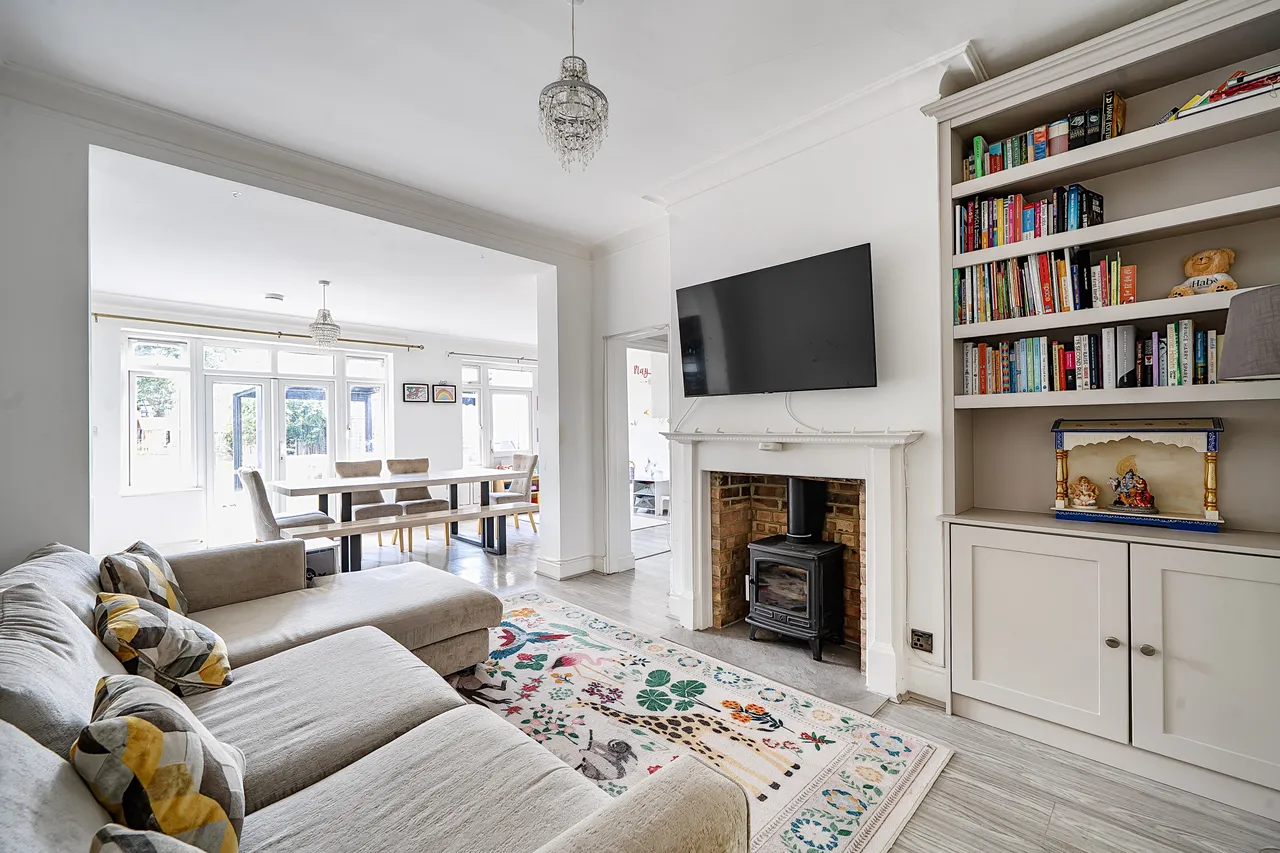 38 Sylvester Road, Wembley, photo 2
