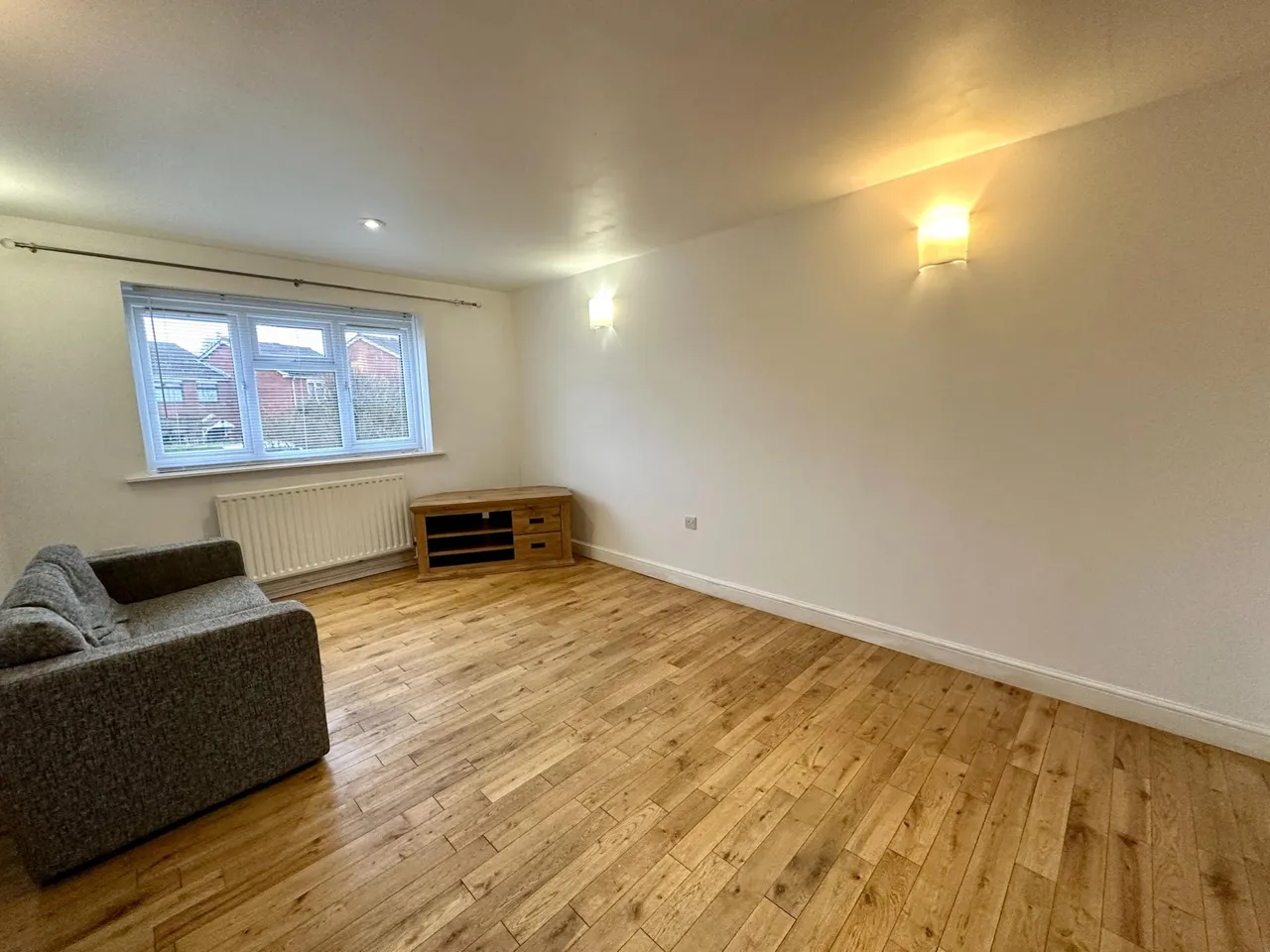 Eastney Crescent, Wolverhampton, WV8, photo 2