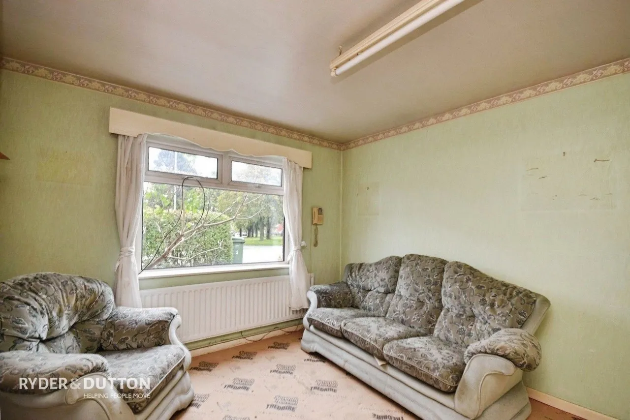 Duchess Street, Shaw, OL2, photo 8