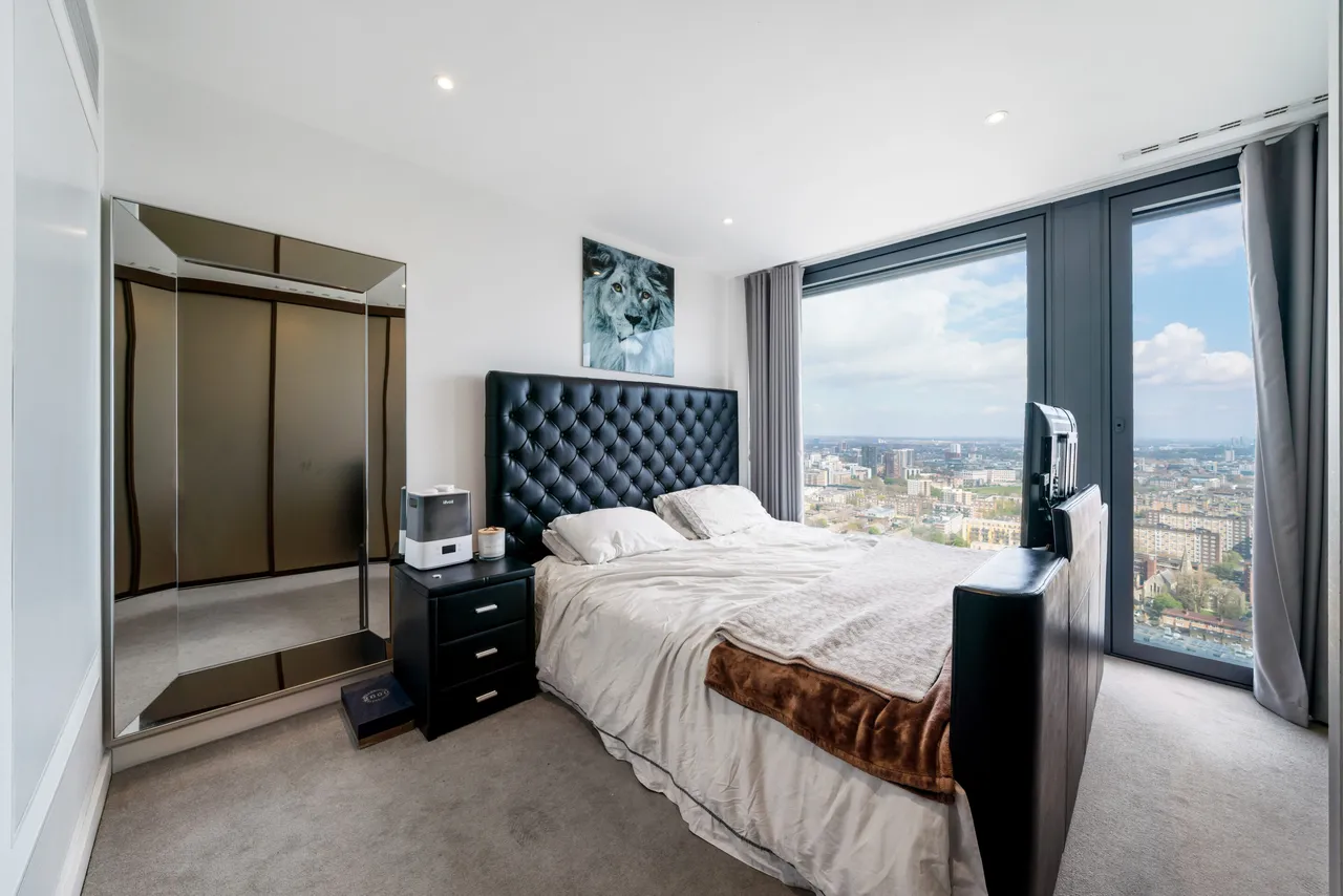 2 bed house to rent — Chronicle Tower, 261b City Road, London, EC1V