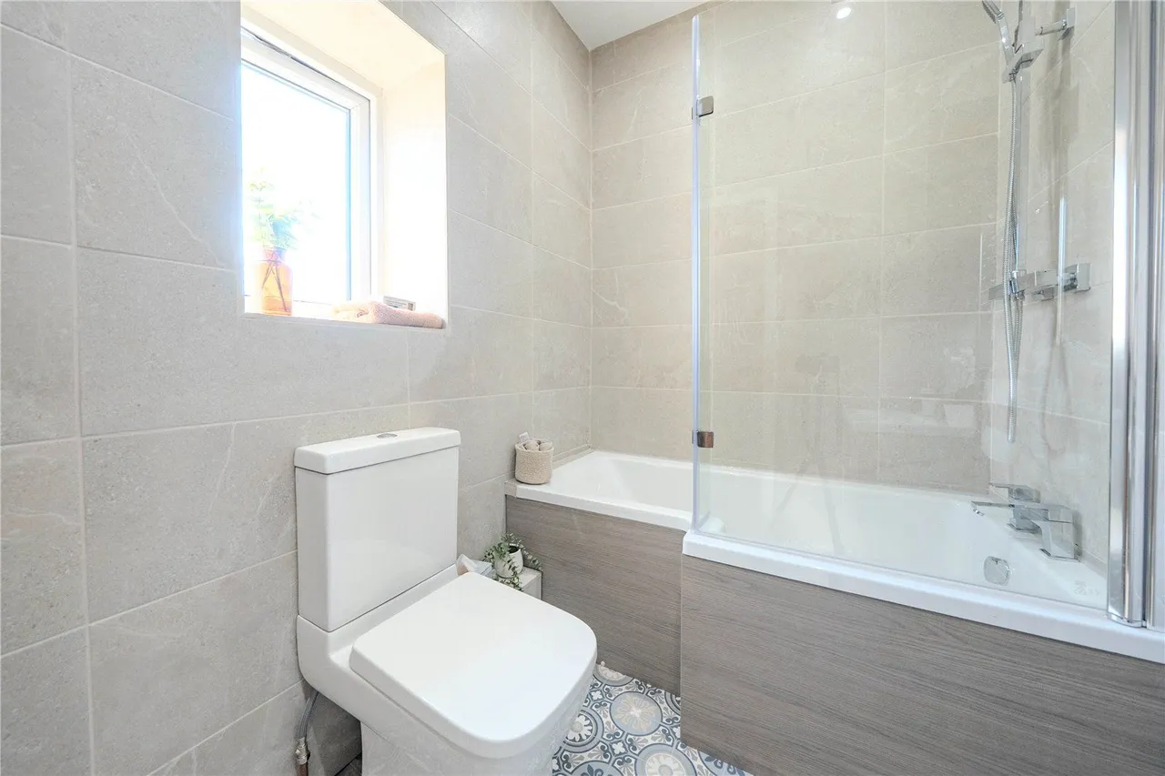 Greenside, Pudsey, LS28, photo 10