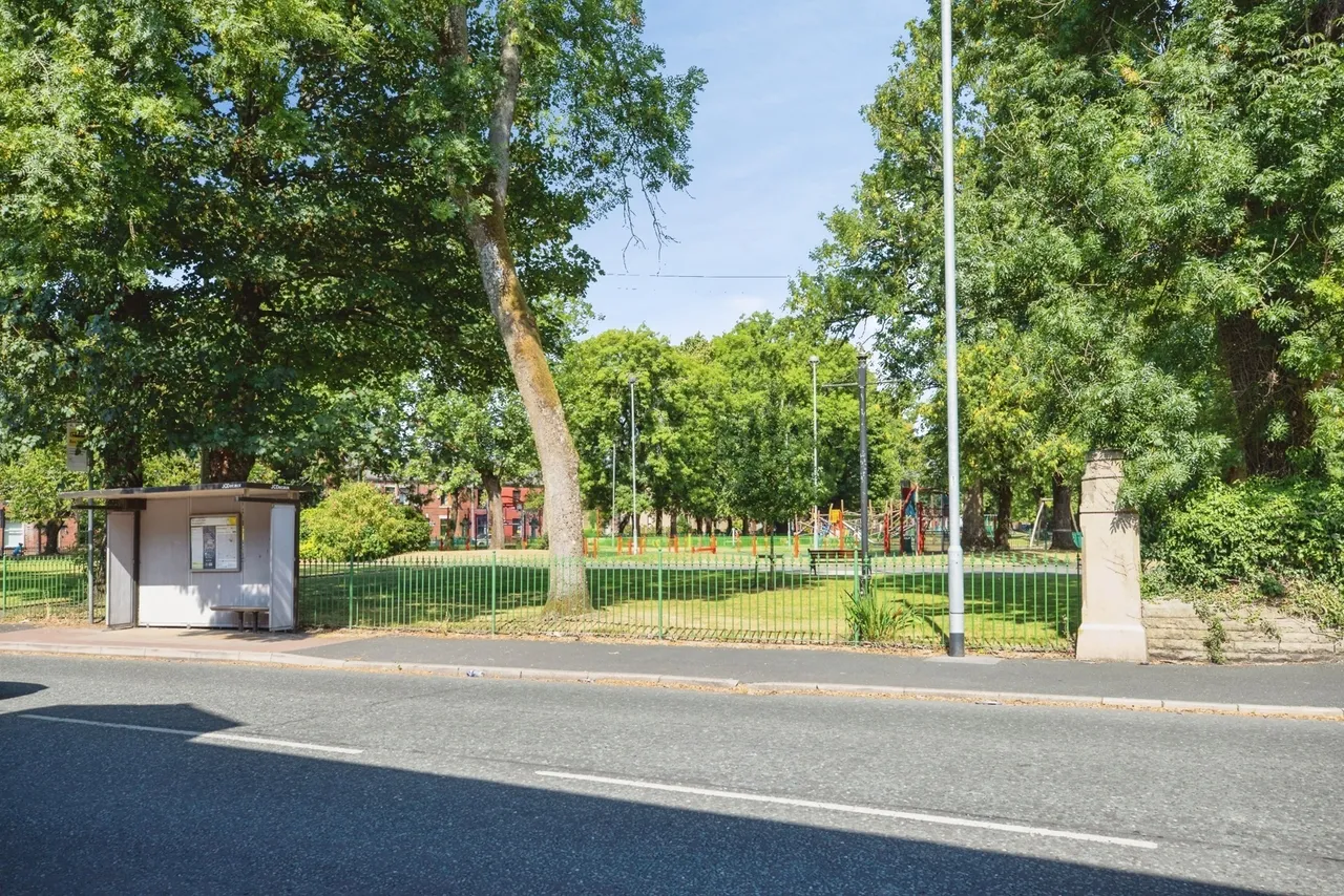 Ainsworth Road, Bury, BL8, photo 3