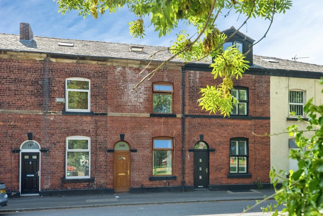 2 bed house for sale, Ainsworth Road, Bury, BL8