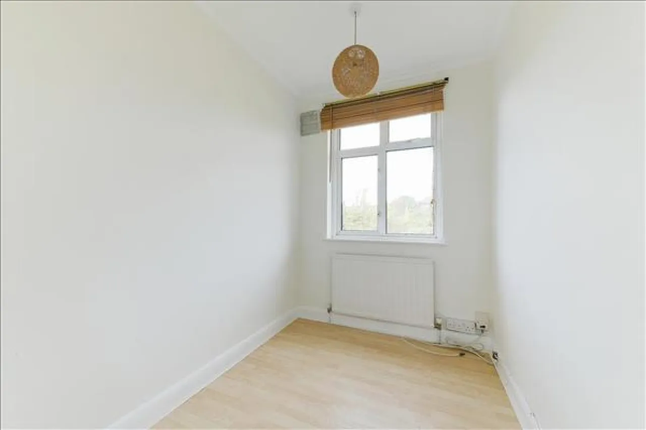Bushey Road, Raynes Park, photo 6