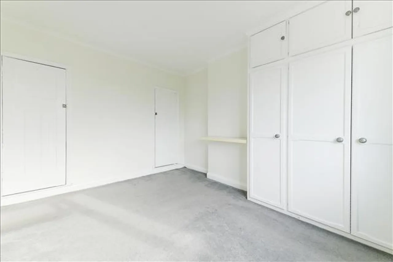 Bushey Road, Raynes Park, photo 5