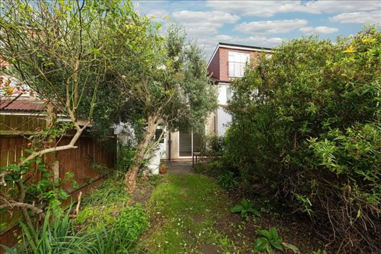 Bushey Road, Raynes Park, photo 9