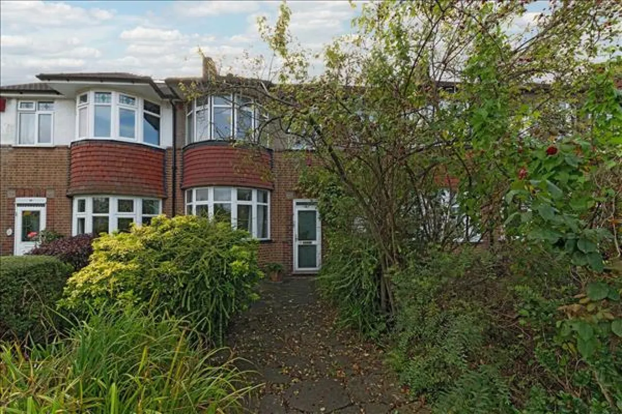 Bushey Road, Raynes Park, photo 10