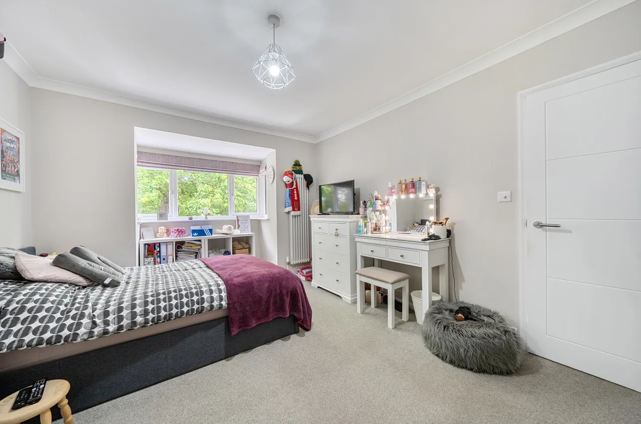 Brentmoor Road, West End, Woking, Surrey, GU24 9QQ, photo 13