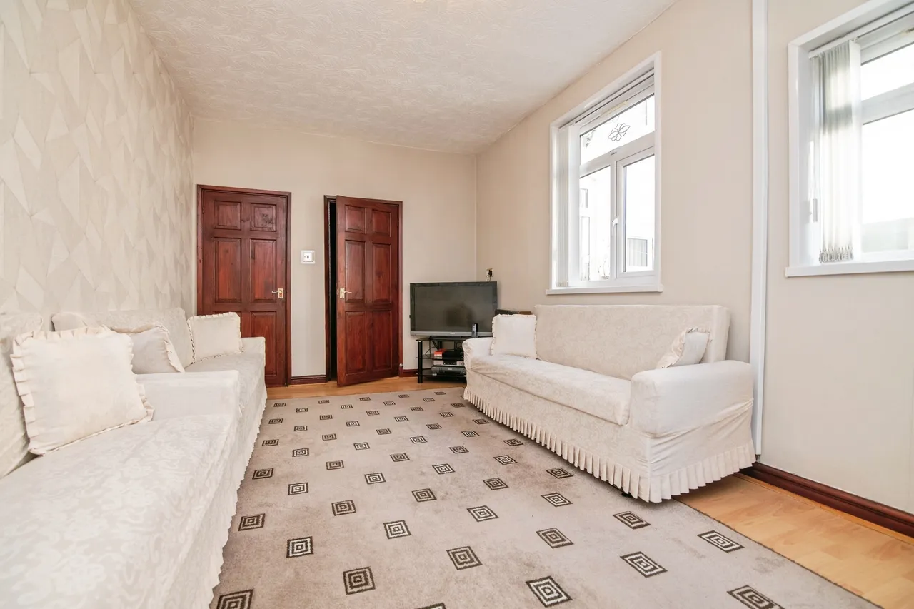 Tividale Road, Oldbury, photo 6