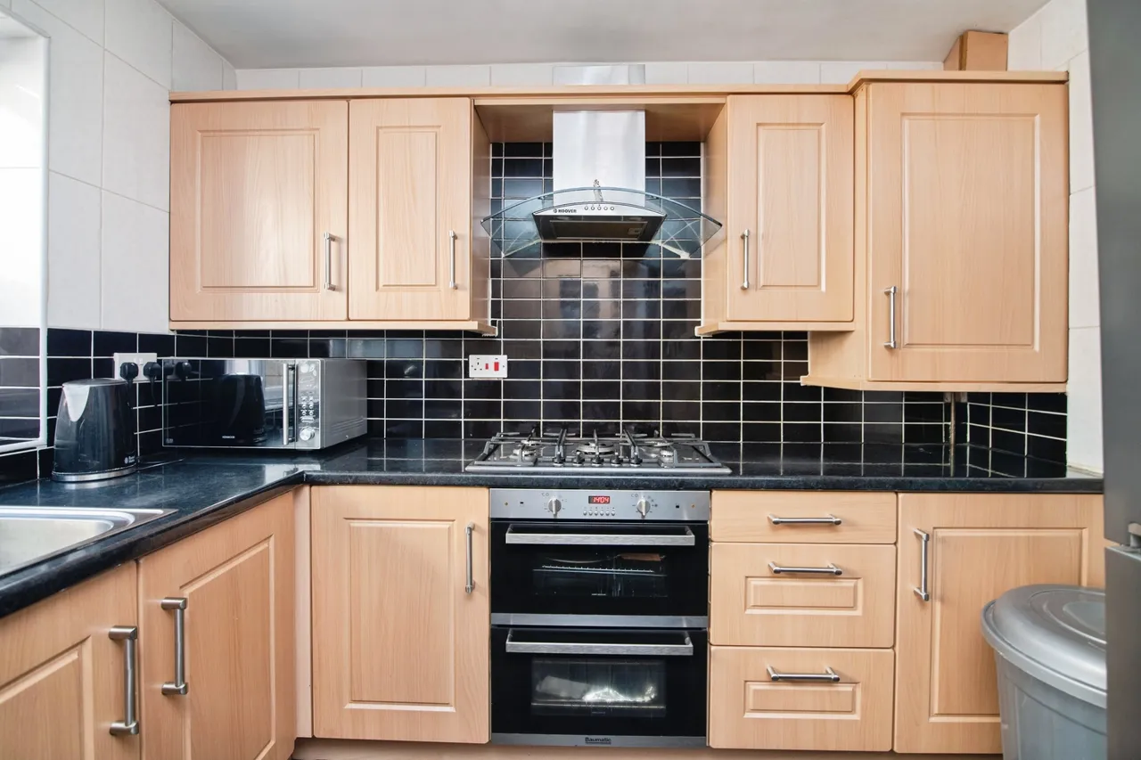 Tividale Road, Oldbury, photo 8