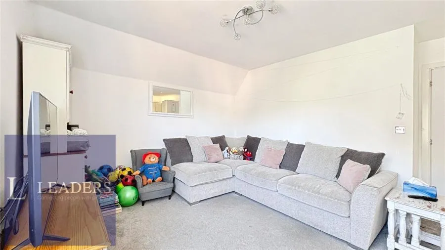 Hogarth Court, Sible Hedingham, CO9, photo 6