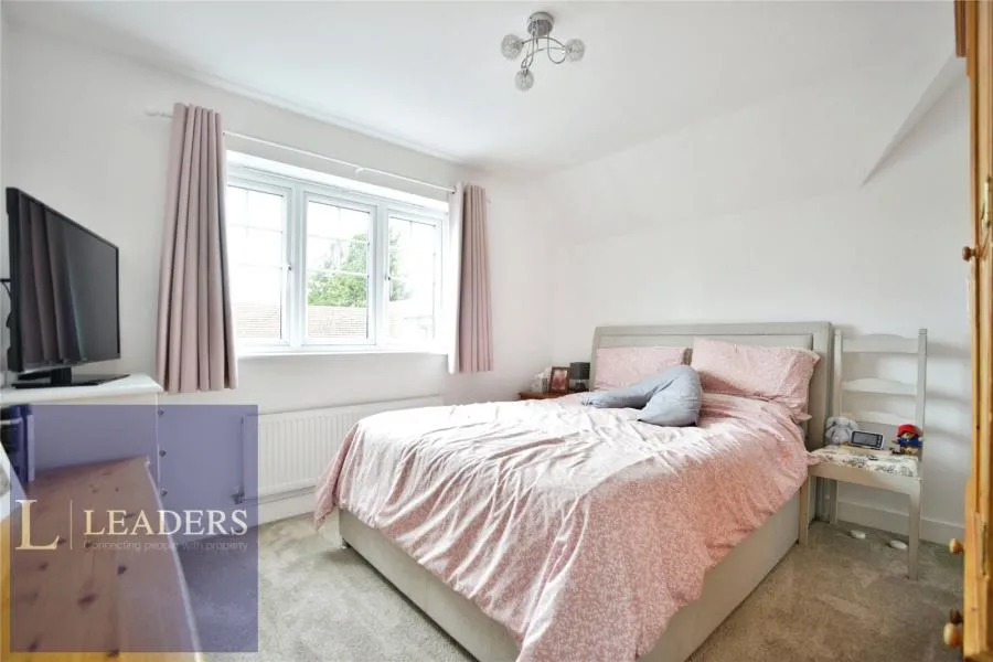 Hogarth Court, Sible Hedingham, CO9, photo 8