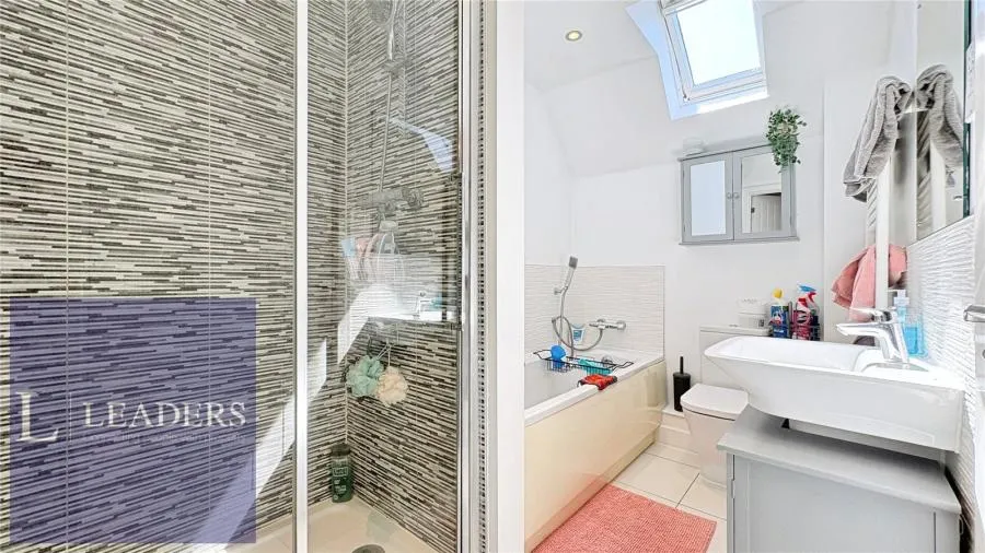 Hogarth Court, Sible Hedingham, CO9, photo 12