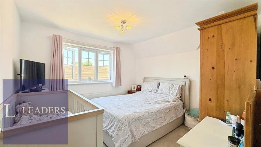 Hogarth Court, Sible Hedingham, CO9, photo 9