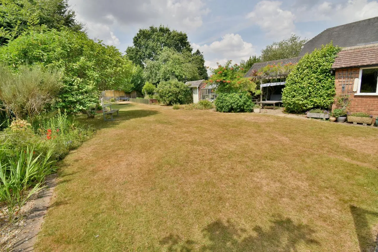 New Road, BH22, photo 23