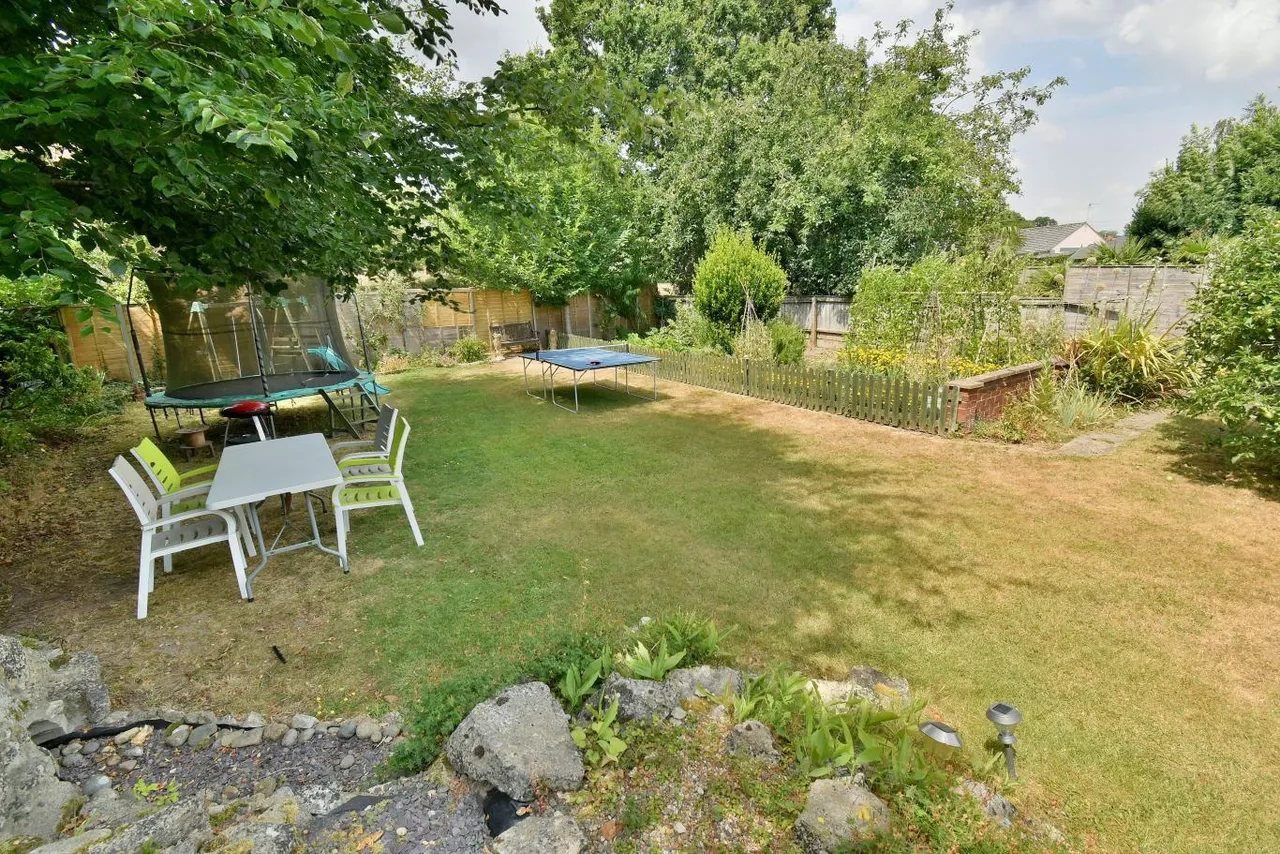 New Road, BH22, photo 22
