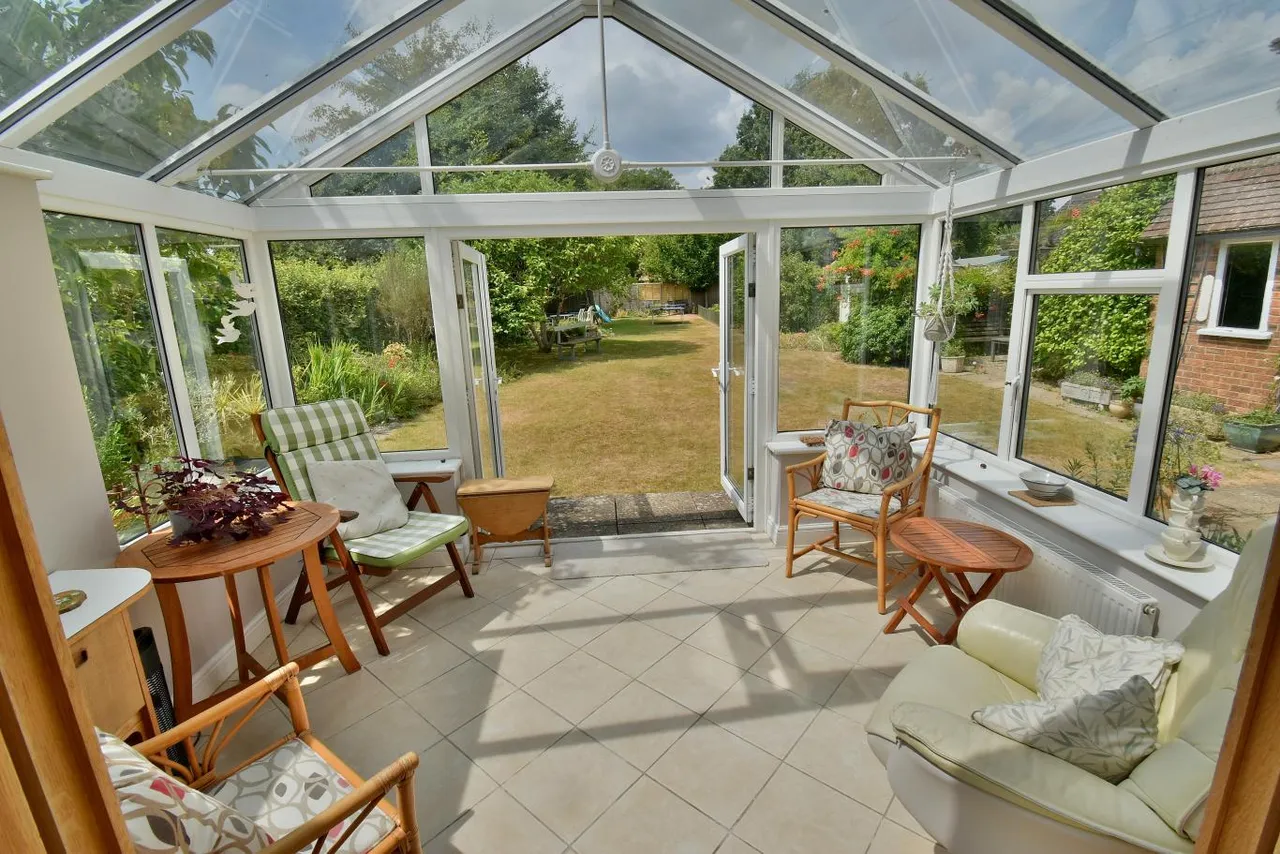 New Road, BH22, photo 7