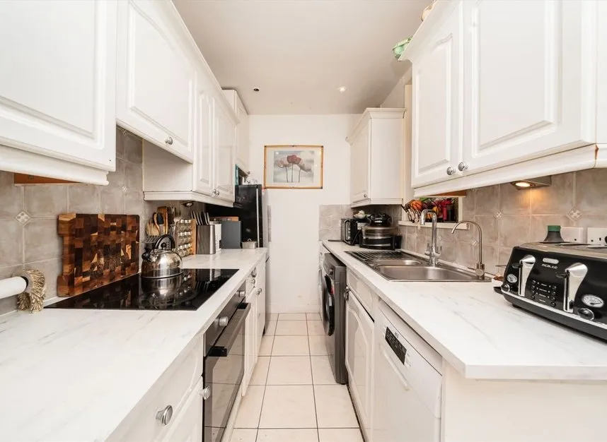 Westway, Shepherds Bush, W12, photo 2