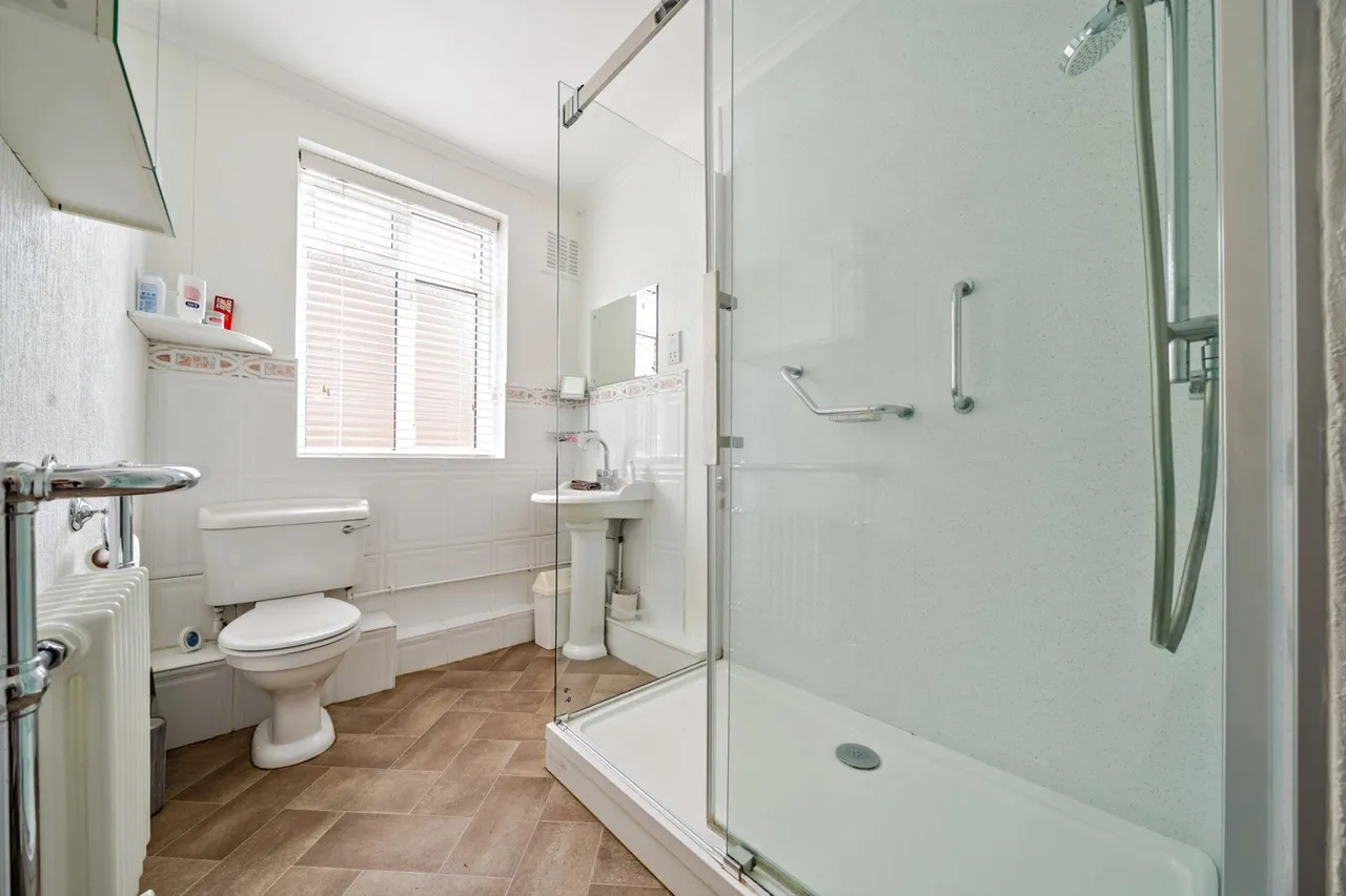 Longlands Road, DA15, photo 6