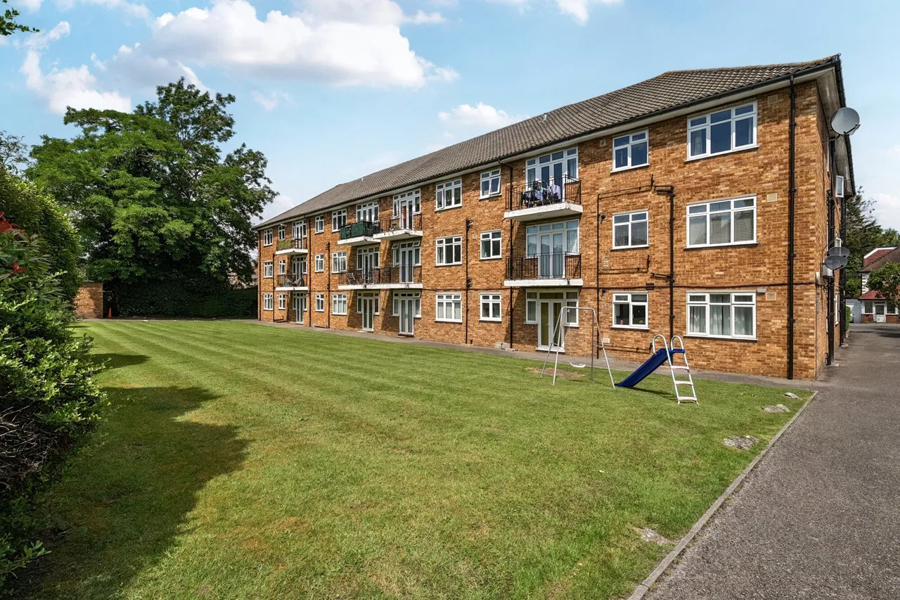 Longlands Road, DA15, photo 12