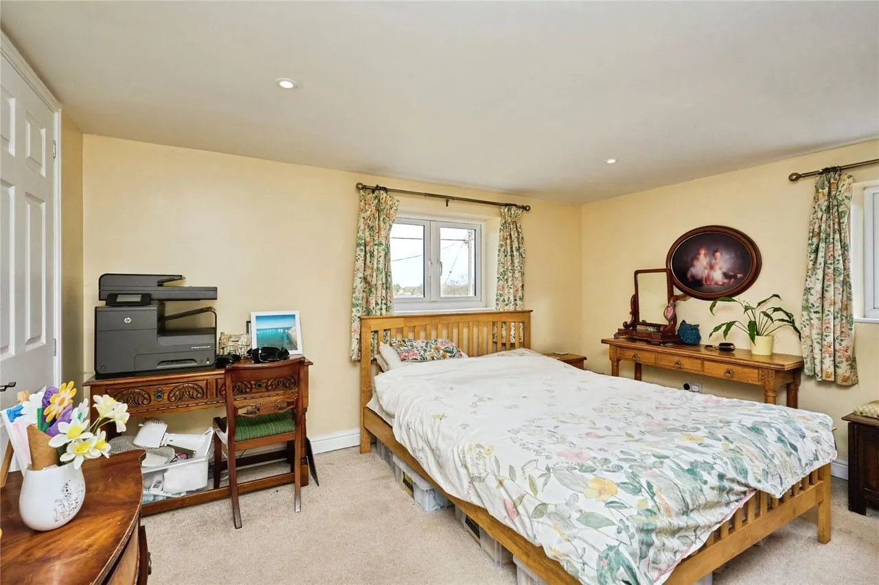 Main Road, Newbridge, PO41, photo 13