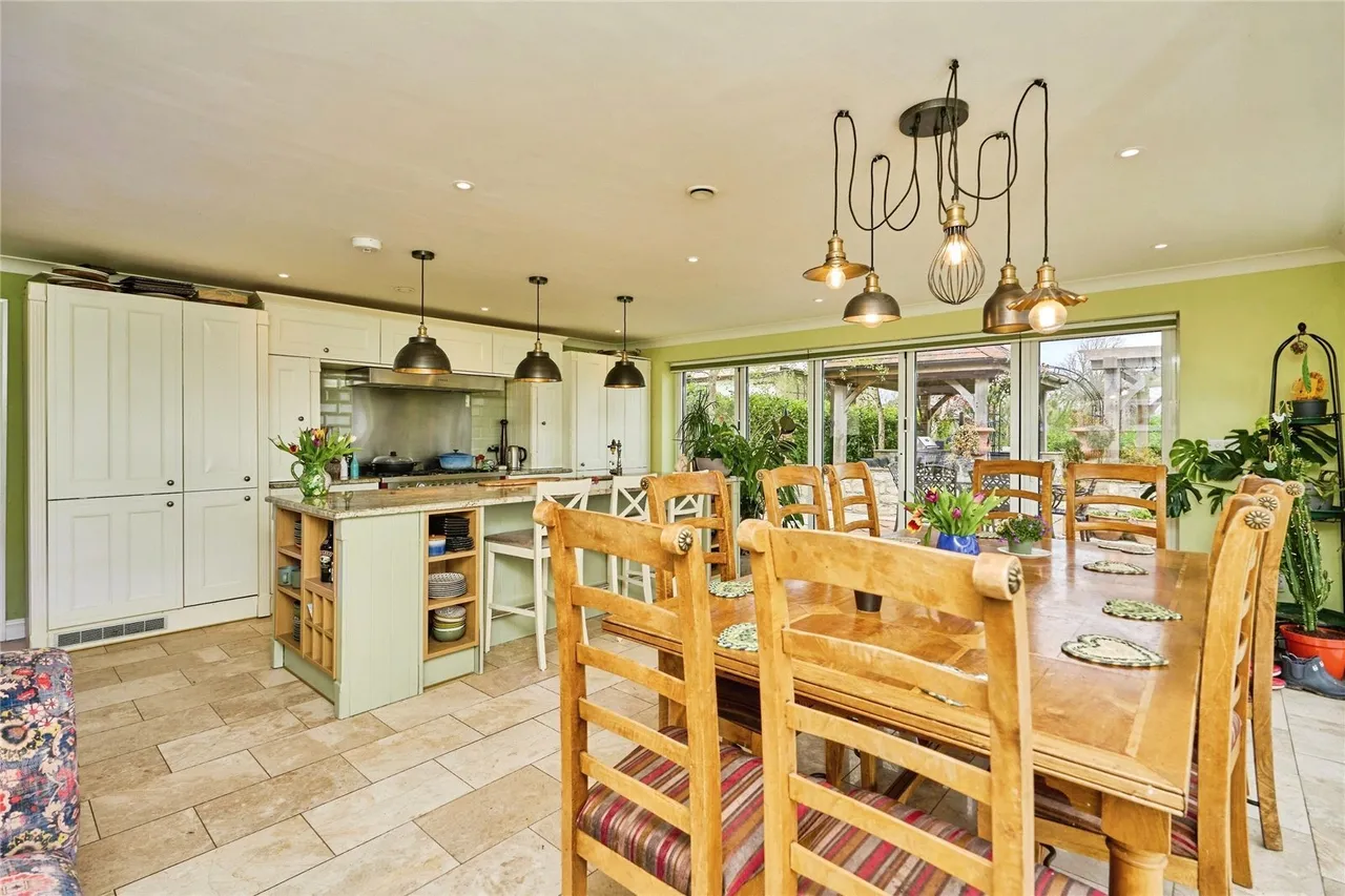 Main Road, Newbridge, PO41, photo 5