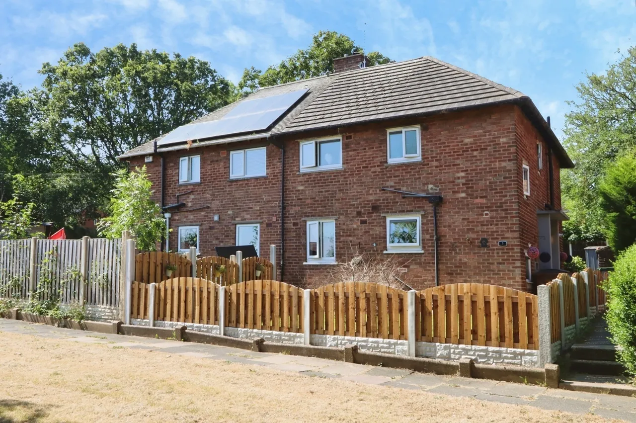 3 bed house for sale — Birley Spa Walk, Sheffield, S12