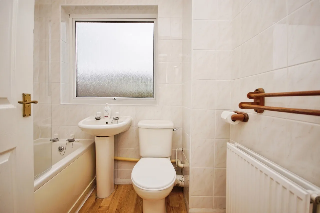 Pennine Road, Oldland Common, Bristol, BS30, photo 14
