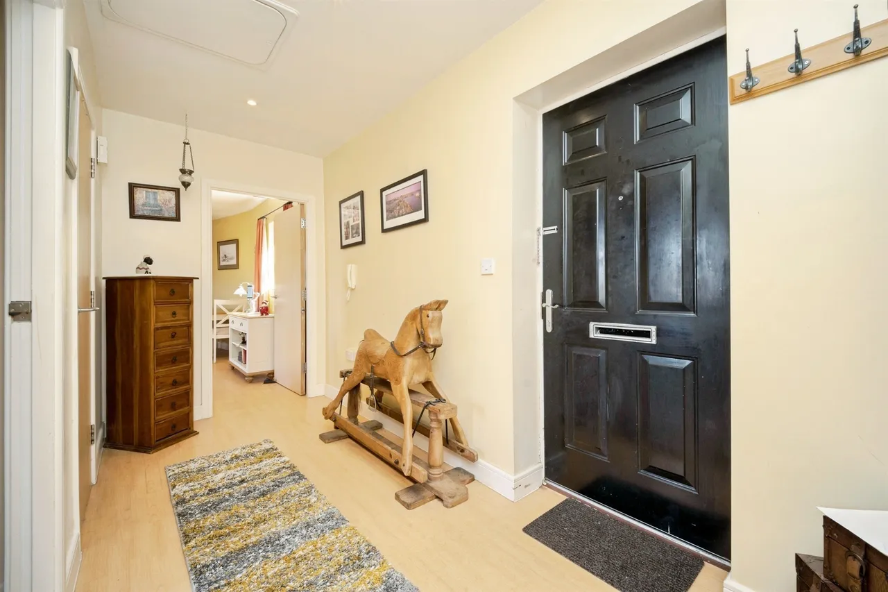 Dickens Heath Road, Shirley, B90, photo 2