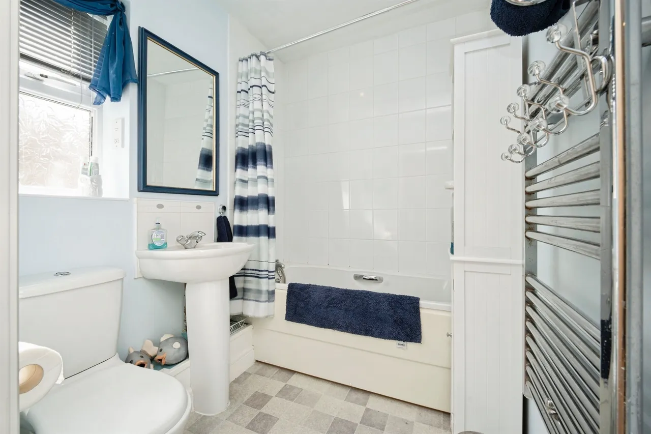 Dickens Heath Road, Shirley, B90, photo 10