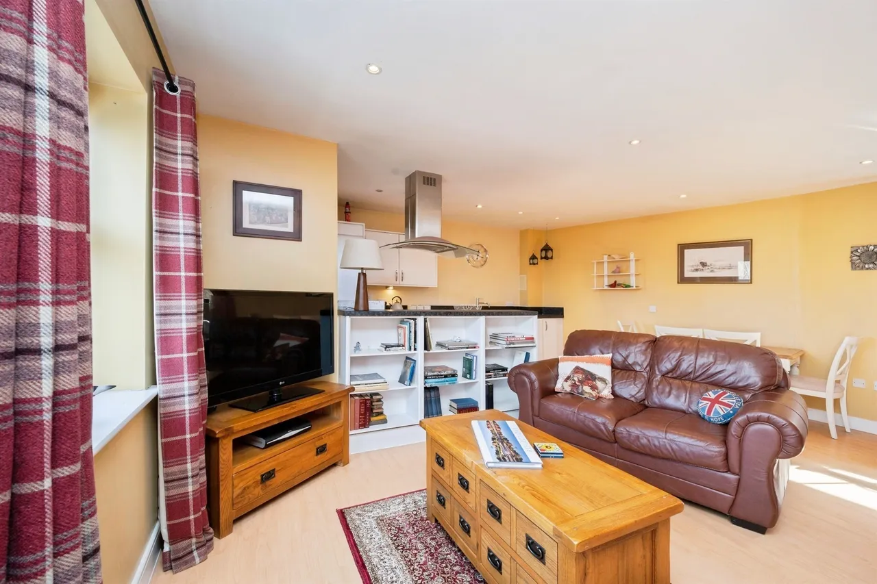 Dickens Heath Road, Shirley, B90, photo 5