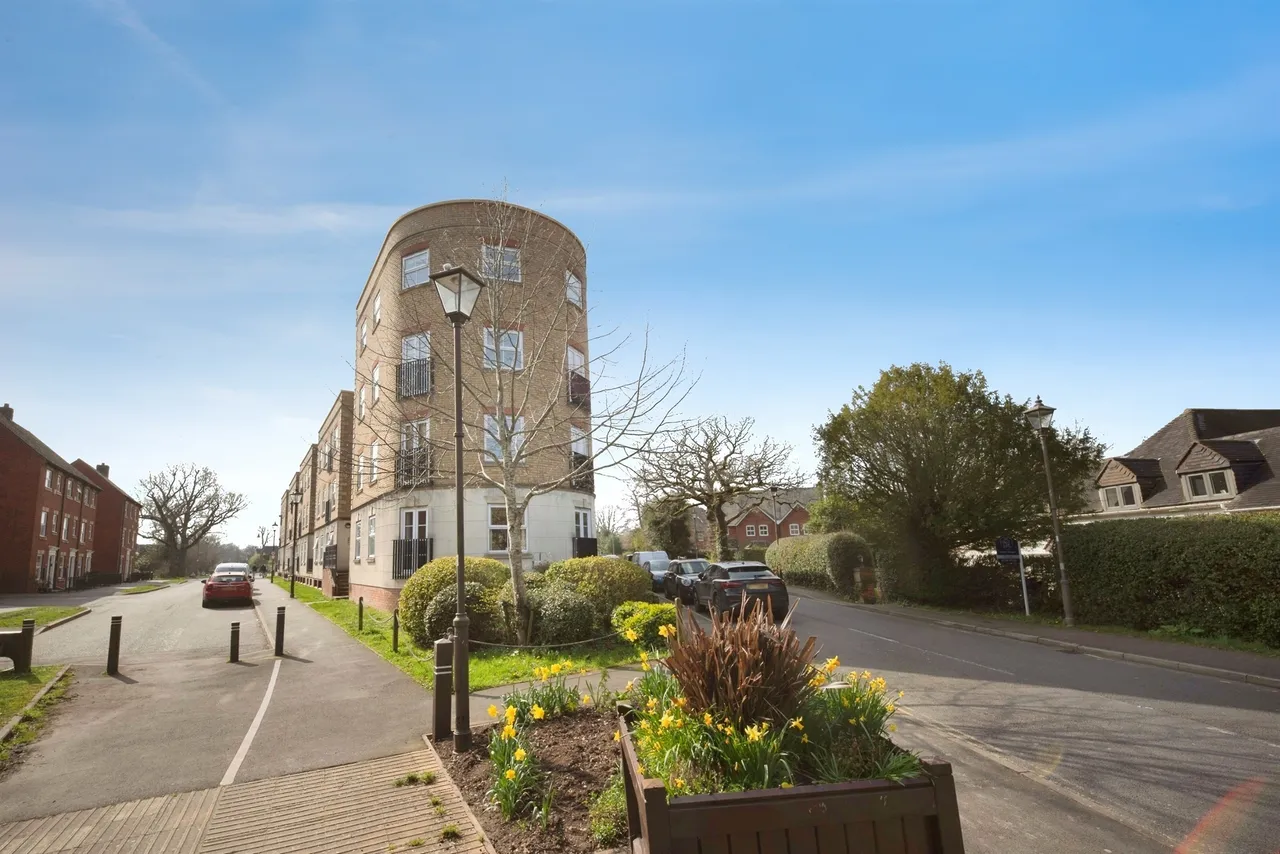 Dickens Heath Road, Shirley, B90, photo 17
