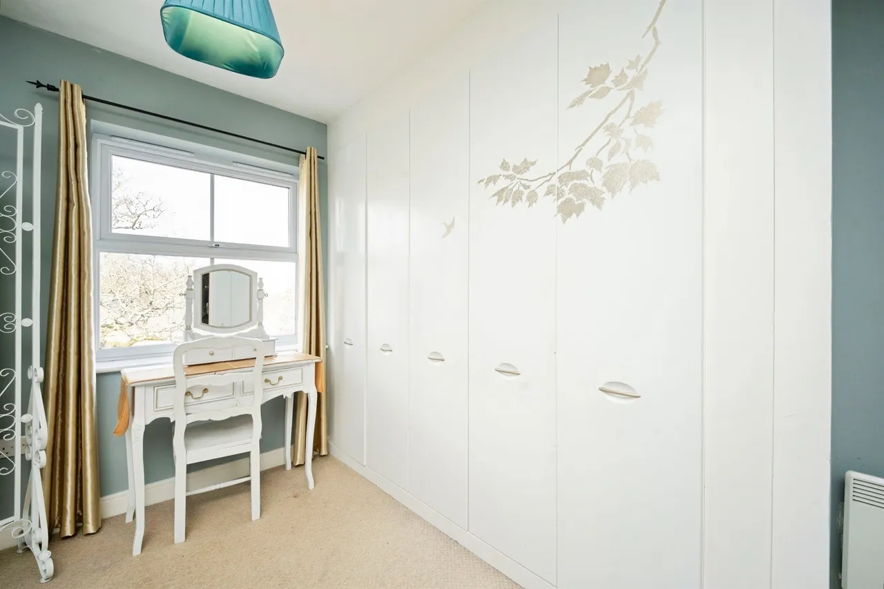 Dickens Heath Road, Shirley, B90, photo 12