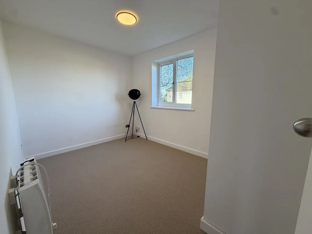 Falcon Close, Dunstable LU6 1UP, photo 8